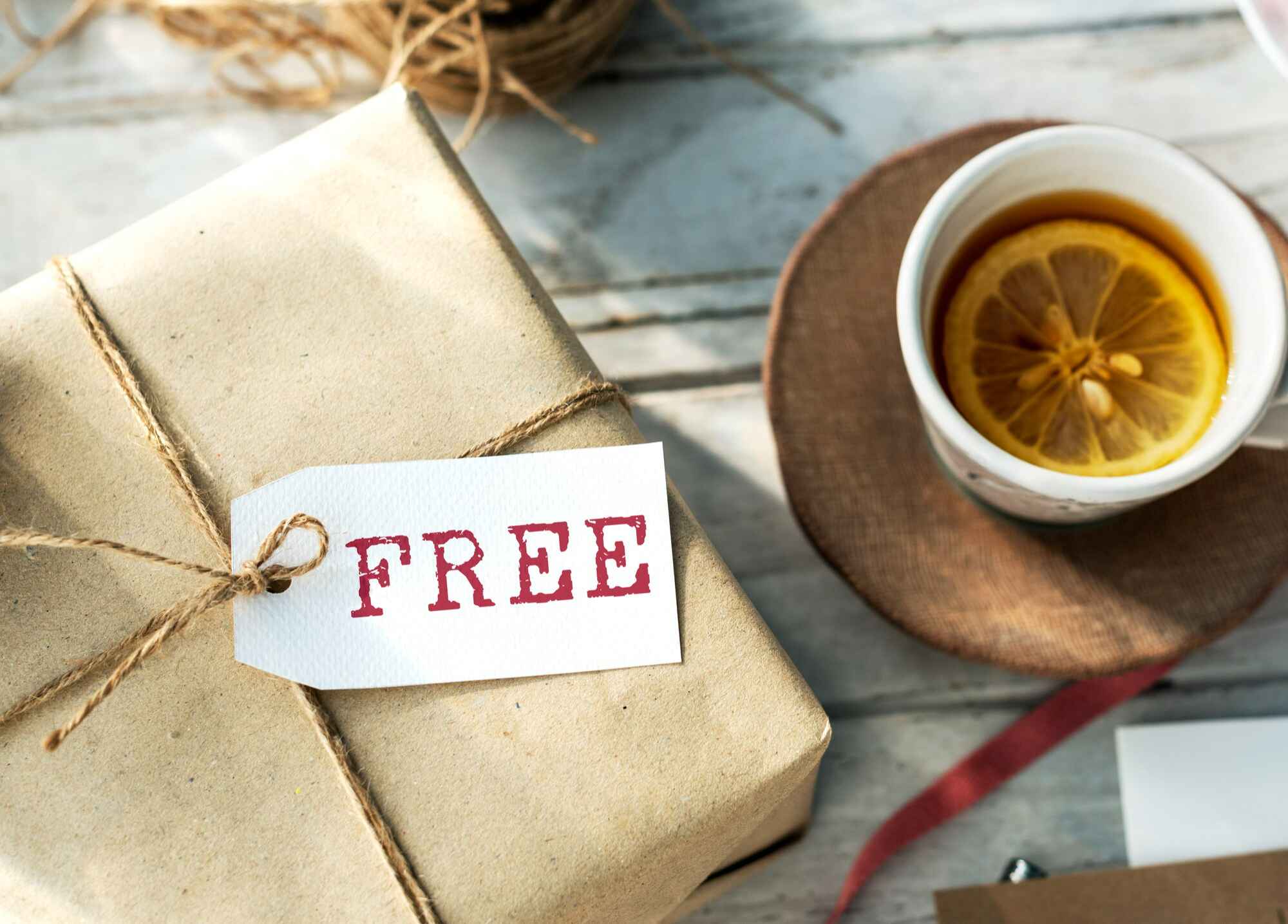 Free gift together with lemon tea