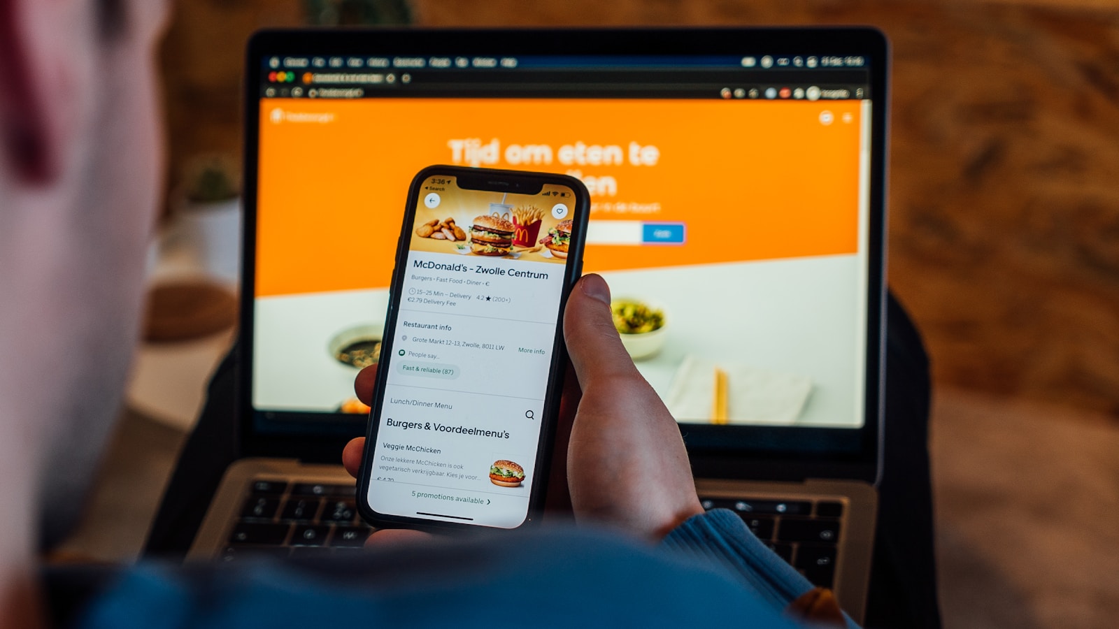 Modern and mobile-friendly café website showcasing the menu.