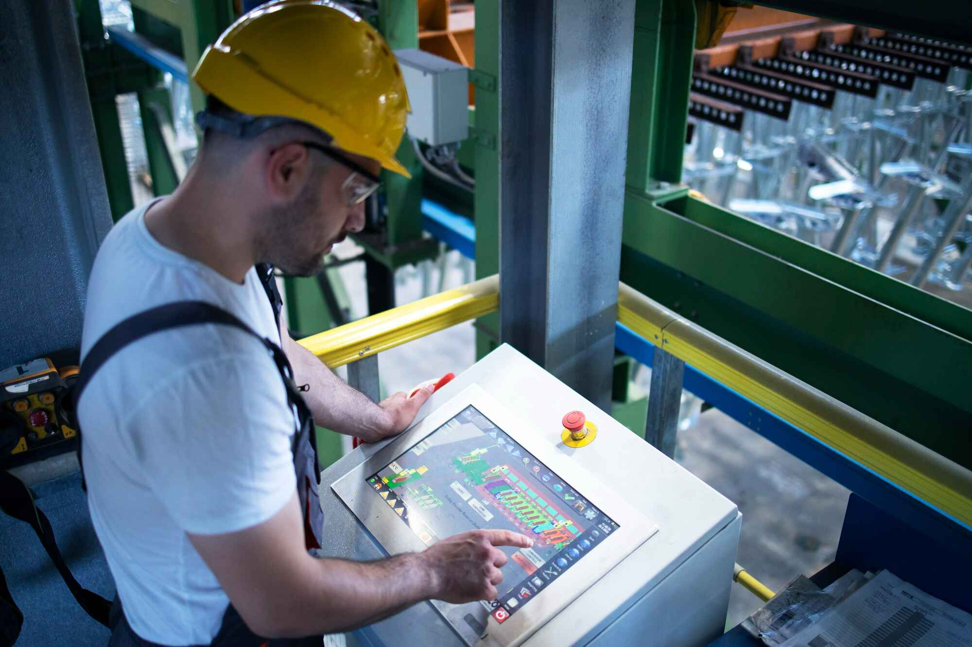 Production line worker monitor workflow in real time with ERP for Manufacturing Industry